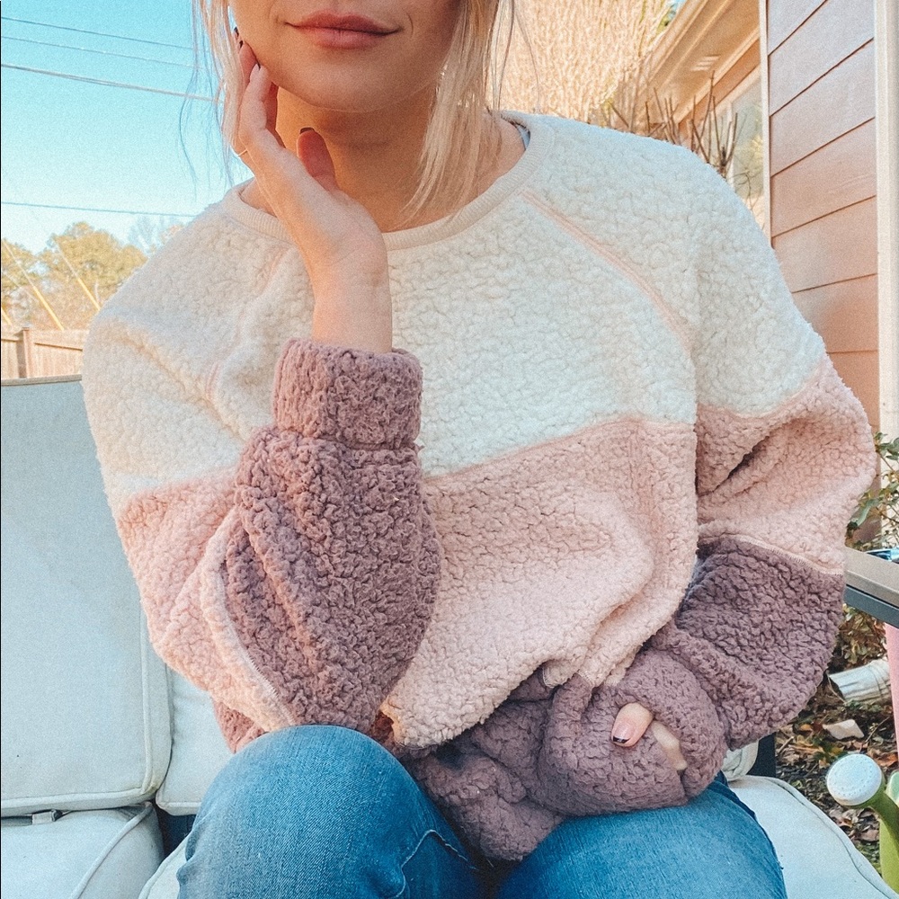 Color block Sherpa pullover - Picture 4 of 4
